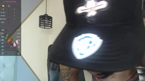 Snapshot of kilian_xx chatting on December 6, 12:16 pm Kilian xxx online show from December 6, 12:16 pm