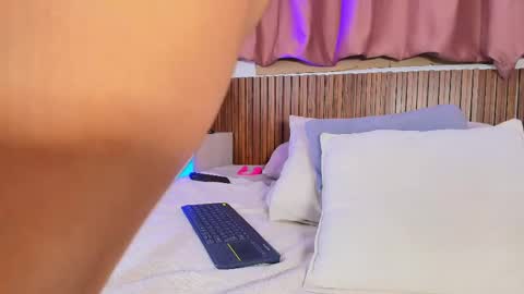 king  help me reach 100 likes online show from April 24, 1:08 am