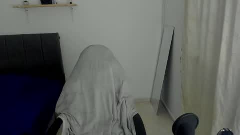 king_warlord online show from July 10, 6:10 pm