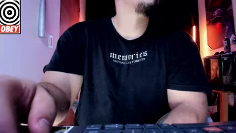 King Bear online show from December 1, 4:04 am