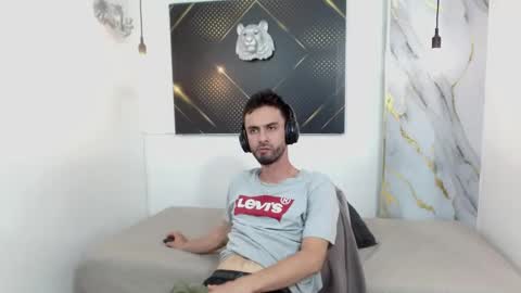 KING  online show from April 15, 4:01 am