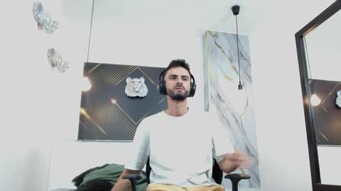 KING  online show from April 7, 4:56 am