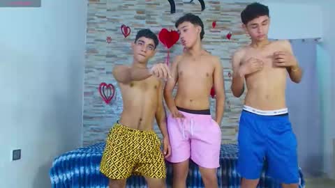 kinkyhousexxx online show from February 12, 10:38 pm