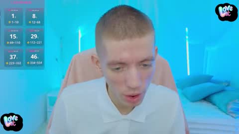Snapshot of kireev_ chatting on October 19, 9:23 am online show from October 19, 9:23 am