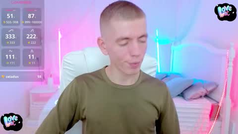 Snapshot of kireev_ chatting on October 10, 8:02 pm online show from October 10, 8:02 pm