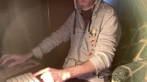 kissofbanned1983 online show from February 21, 10:05 am