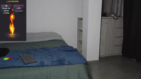 kite__ online show from September 27, 11:57 pm