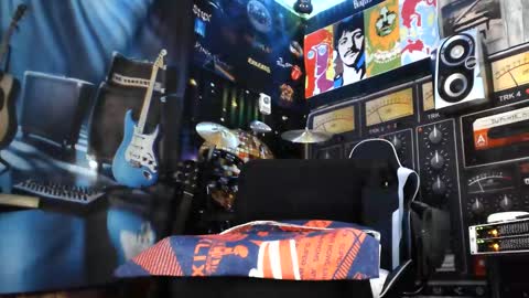 kiveuxmakeu online show from January 6, 6:01 pm