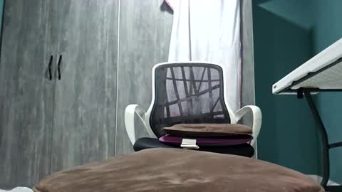 Koto Bombon online show from April 19, 6:10 pm