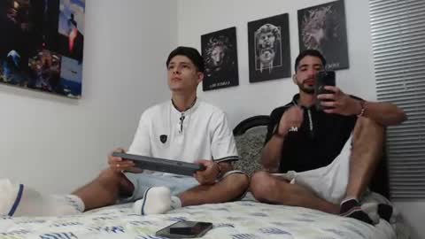 kratoswolf online show from July 9, 4:44 pm
