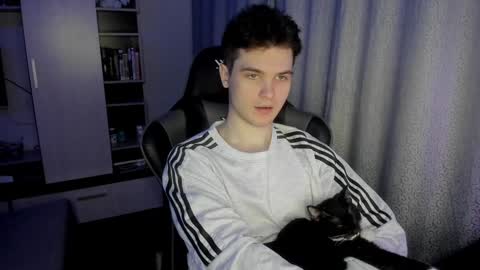 Kyroro online show from December 21, 8:54 pm