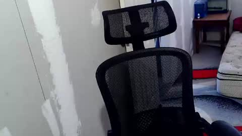 l1v1nth3dr3am online show from March 21, 8:19 am