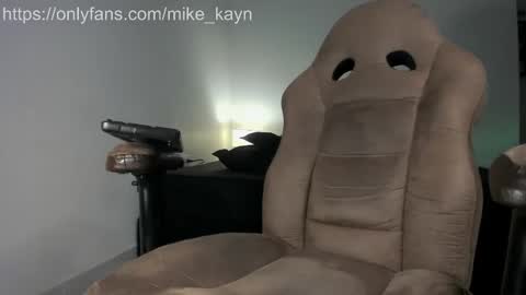 l3m0nb0y_ online show from October 19, 3:22 am