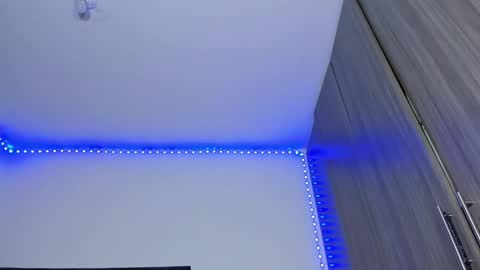 LagoSantos online show from February 4, 8:28 pm