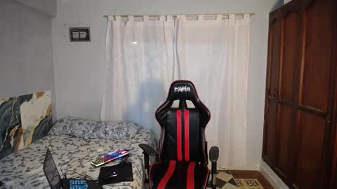 Lalo online show from December 3, 12:49 am