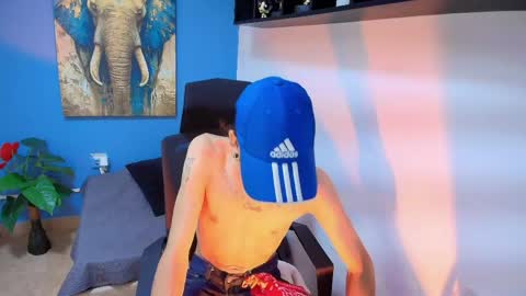 langelo_el online show from May 22, 1:27 pm