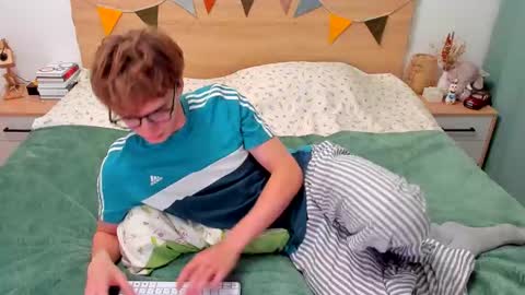 Fandi online show from September 19, 4:18 pm