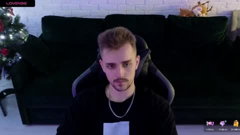 Snapshot of larstar01 chatting on December 29, 1:45 am Lars online show from December 29, 1:45 am