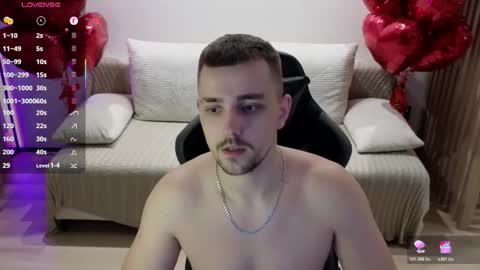 Snapshot of larstar01 chatting on October 27, 11:07 pm Lars online show from October 27, 11:07 pm