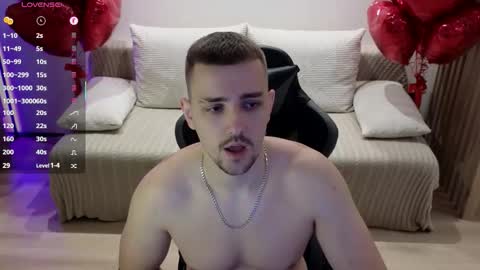 Snapshot of larstar01 chatting on October 8, 8:13 pm Lars online show from October 8, 8:13 pm