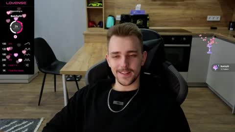 Snapshot of larstar01 chatting on January 15, 12:25 pm Lars online show from January 15, 12:25 pm