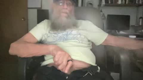 chris online show from November 7, 3:32 am