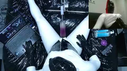 latex boy 38 online show from February 15, 1:19 pm