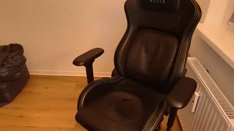 latexboy893 online show from March 2, 11:12 pm