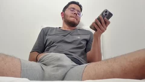 Snapshot of latin_edge chatting on March 10, 8:23 pm Latin edge online show from March 10, 8:23 pm