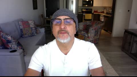 QS - INDEPENDENT MODEL online show from December 22, 7:31 pm