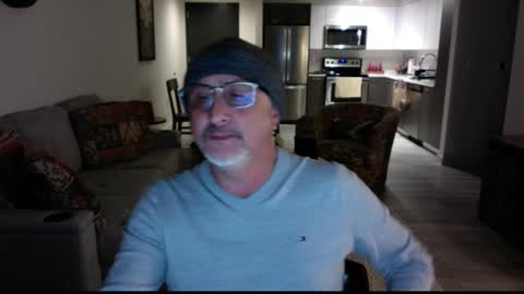 QS - INDEPENDENT MODEL online show from February 18, 4:37 am