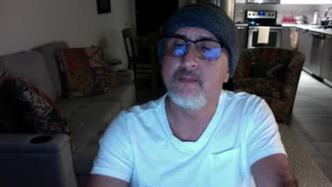 QS - INDEPENDENT MODEL online show from December 19, 4:23 am