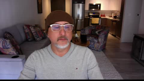 QS - INDEPENDENT MODEL online show from February 28, 4:42 pm