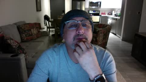 QS - INDEPENDENT MODEL online show from February 13, 5:05 am