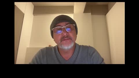 QS - INDEPENDENT MODEL online show from September 11, 1:15 am