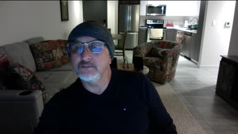 QS - INDEPENDENT MODEL online show from February 10, 1:35 am