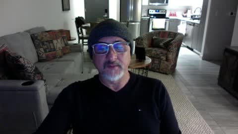 QS - INDEPENDENT MODEL online show from January 28, 3:36 am