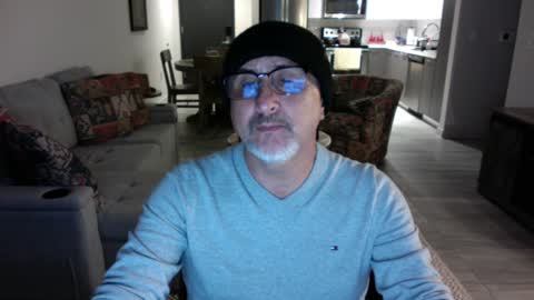 QS - INDEPENDENT MODEL online show from January 19, 4:54 am