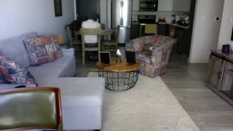 QS - INDEPENDENT MODEL online show from January 25, 6:35 pm