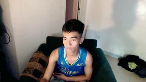 laurence_cuttieguyhere online show from June 24, 6:27 am