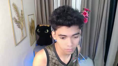 laurence_cuttieguyhere online show from March 27, 6:20 pm