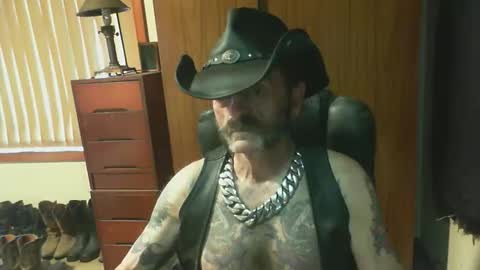 leathergreaser online show from March 16, 6:06 am
