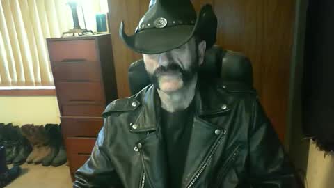 leathergreaser online show from October 22, 8:23 pm