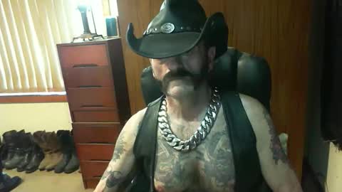 leathergreaser online show from December 3, 11:44 pm