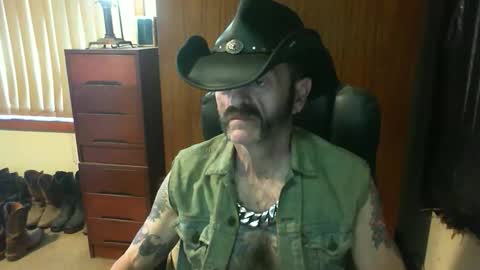 leathergreaser online show from April 12, 1:53 am