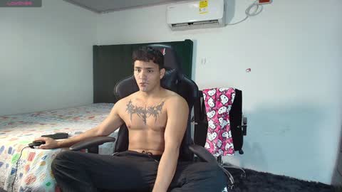  Lei  online show from January 25, 8:53 pm