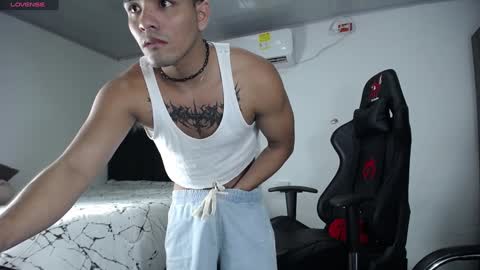  Lei  online show from December 3, 9:23 pm