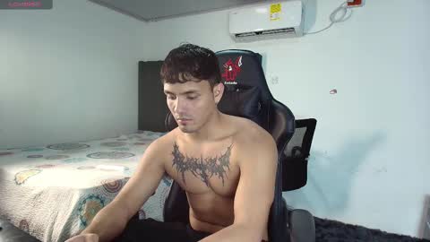  Lei  online show from February 9, 10:00 pm