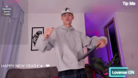 Lenner INDEPENDENT MODEL online show from January 12, 5:45 am