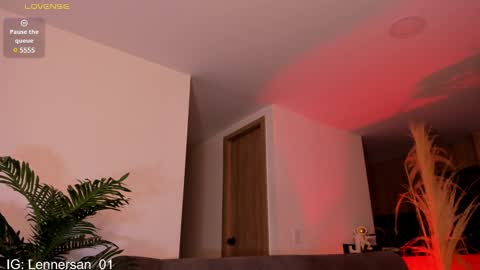 Lenner INDEPENDENT MODEL online show from March 9, 1:04 am